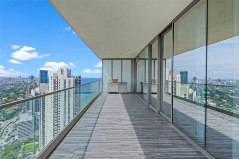 Copropriété à vendre à Sunny Isles Beach, Floride: 2 chambres, 113.62 m2 № 2400717 - photo 30