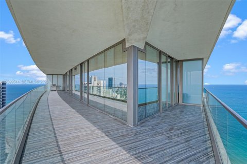 Copropriété à vendre à Sunny Isles Beach, Floride: 2 chambres, 113.62 m2 № 2400717 - photo 29