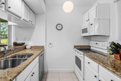 Touwnhouse à vendre à Palm Beach Gardens, Floride: 2 chambres, 105.44 m2 № 2421285 - photo 7