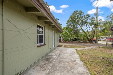 House in Tampa, Florida 2 bedrooms, 69.49 sq.m. № 1766990 - photo 3