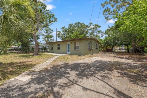 House in Tampa, Florida 2 bedrooms, 69.49 sq.m. № 1766990 - photo 1