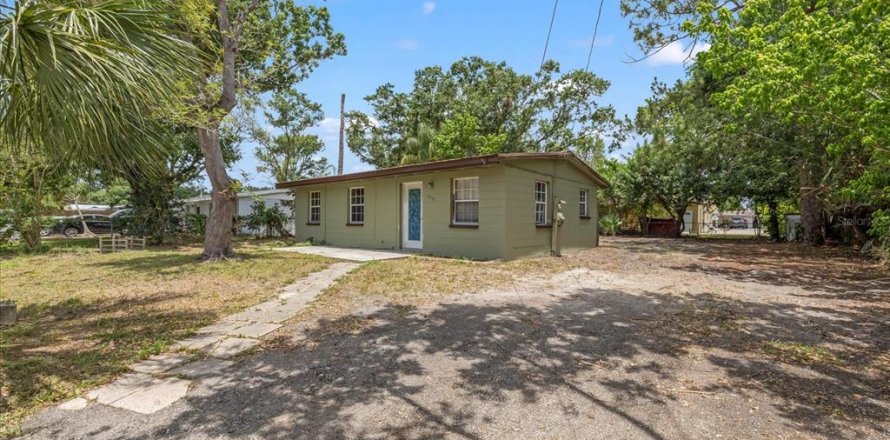 House in Tampa, Florida 2 bedrooms, 69.49 sq.m. № 1766990