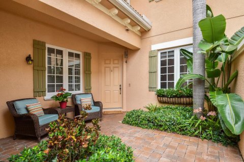 Townhouse in Palm Beach Gardens, Florida 3 bedrooms, 215.44 sq.m. № 2146054 - photo 4