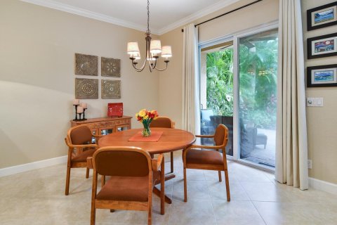 Townhouse in Palm Beach Gardens, Florida 3 bedrooms, 215.44 sq.m. № 2146054 - photo 11