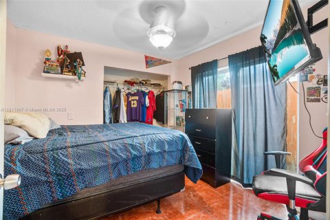 Casa en venta en Miami, Florida, 4 dormitorios, 145.58 m2 № 1969626 - foto 11