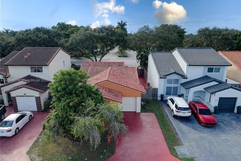 Casa en venta en Miami, Florida, 4 dormitorios, 145.58 m2 № 1969626 - foto 22