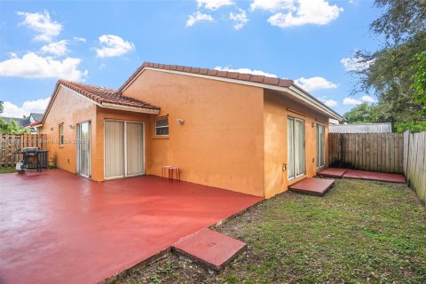 Casa en venta en Miami, Florida, 4 dormitorios, 145.58 m2 № 1969626 - foto 20