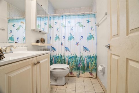Casa en venta en Miami, Florida, 4 dormitorios, 145.58 m2 № 1969626 - foto 15