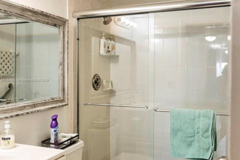 Condo in Plantation, Florida, 1 bedroom  № 1842894 - photo 15