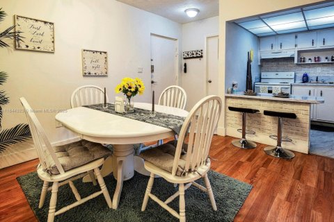 Condo in Plantation, Florida, 1 bedroom  № 1842894 - photo 6