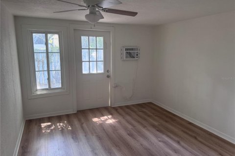 House in Orlando, Florida 5 bedrooms, 167.22 sq.m. № 1766066 - photo 18