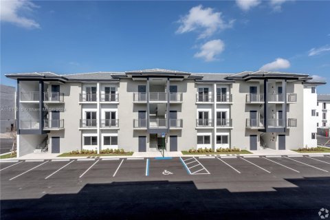 Appartement à louer à Hialeah, Floride: 2 chambres, 74.51 m2 № 1763598 - photo 2