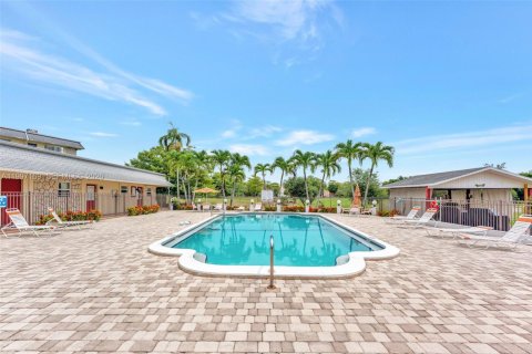 Condo in Lauderhill, Florida, 2 bedrooms  № 2058888 - photo 23