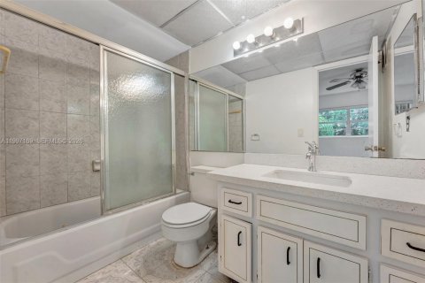 Condo in Lauderhill, Florida, 2 bedrooms  № 2058888 - photo 18
