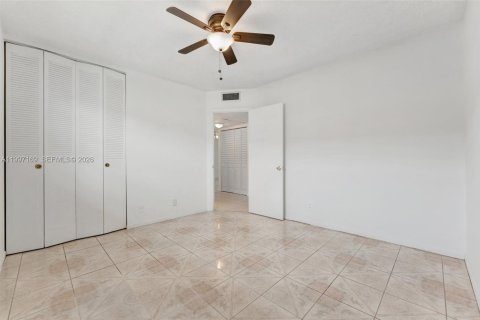 Condo in Lauderhill, Florida, 2 bedrooms  № 2058888 - photo 14