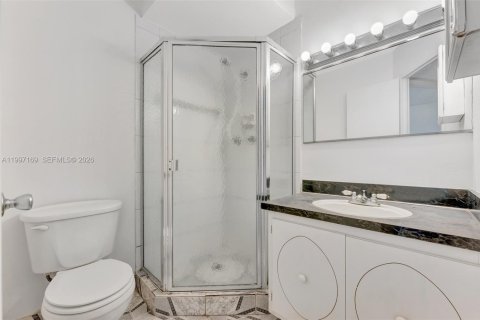 Condo in Lauderhill, Florida, 2 bedrooms  № 2058888 - photo 15