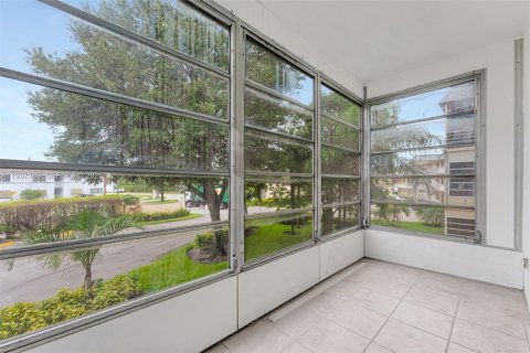 Condo in Lauderhill, Florida, 2 bedrooms  № 2058888 - photo 20