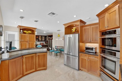 Villa ou maison à vendre à Miami, Floride: 3 chambres, 209.59 m2 № 2059810 - photo 15