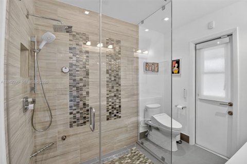 Villa ou maison à vendre à Miami, Floride: 3 chambres, 209.59 m2 № 2059810 - photo 24