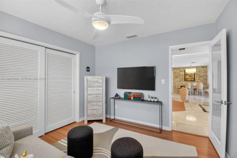 Villa ou maison à vendre à Miami, Floride: 3 chambres, 209.59 m2 № 2059810 - photo 28