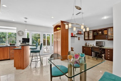Villa ou maison à vendre à Miami, Floride: 3 chambres, 209.59 m2 № 2059810 - photo 17