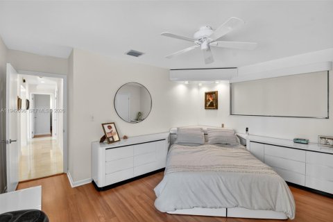 Villa ou maison à vendre à Miami, Floride: 3 chambres, 209.59 m2 № 2059810 - photo 23