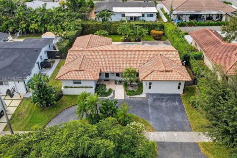 Villa ou maison à vendre à Miami, Floride: 3 chambres, 209.59 m2 № 2059810 - photo 2