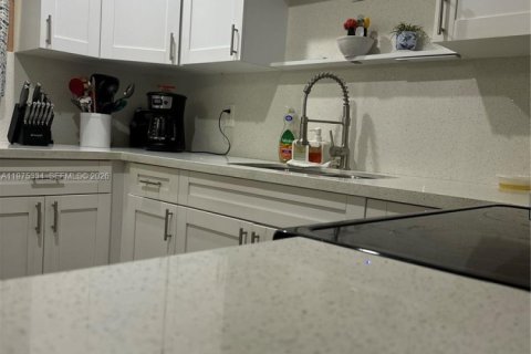 Купить виллу или дом в Помпано-Бич, Флорида 3 спальни, № 2041383 - фото 13