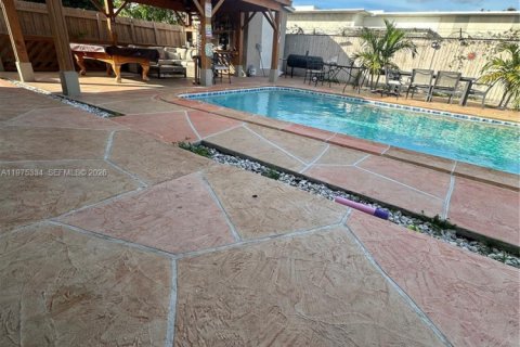 Купить виллу или дом в Помпано-Бич, Флорида 3 спальни, № 2041383 - фото 4