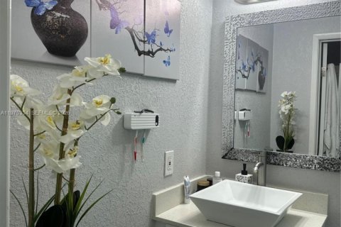 Купить виллу или дом в Помпано-Бич, Флорида 3 спальни, № 2041383 - фото 11