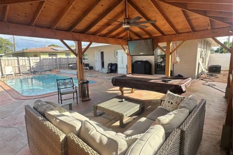 Дом в Помпано-Бич, Флорида 3 спальни № 2041383