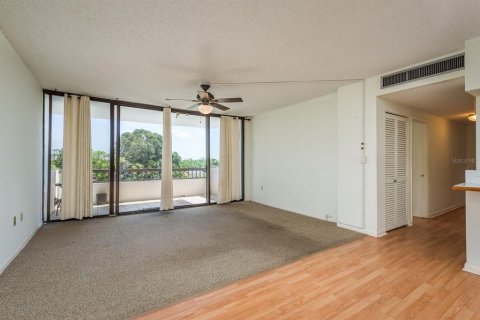 Condominio en venta en Clearwater, Florida, 2 dormitorios, 121.7 m2 № 1733571 - foto 5