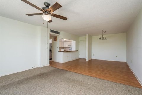 Condominio en venta en Clearwater, Florida, 2 dormitorios, 121.7 m2 № 1733571 - foto 6
