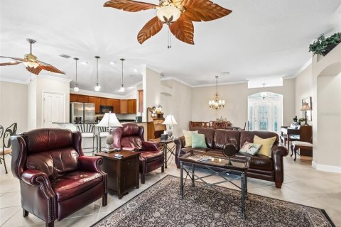Casa en venta en The Villages, Florida, 3 dormitorios, 185.8 m2 № 1759248 - foto 8