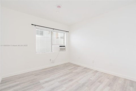 Снять в аренду квартиру в Майами-Бич, Флорида 1 спальня, № 1949467 - фото 8