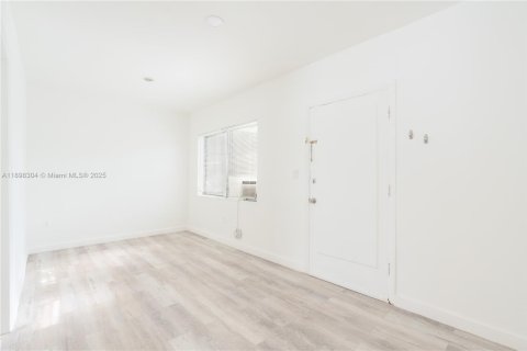 Снять в аренду квартиру в Майами-Бич, Флорида 1 спальня, № 1949467 - фото 5