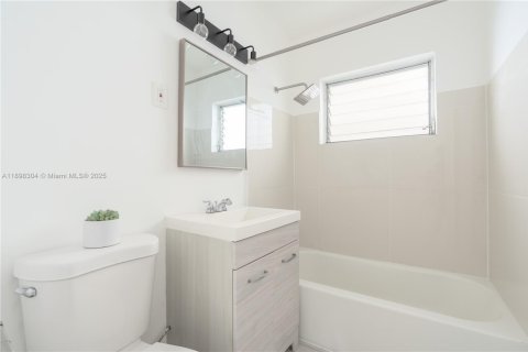 Снять в аренду квартиру в Майами-Бич, Флорида 1 спальня, № 1949467 - фото 4