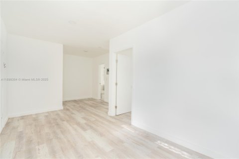 Снять в аренду квартиру в Майами-Бич, Флорида 1 спальня, № 1949467 - фото 6