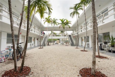 Снять в аренду квартиру в Майами-Бич, Флорида 1 спальня, № 1949467 - фото 11