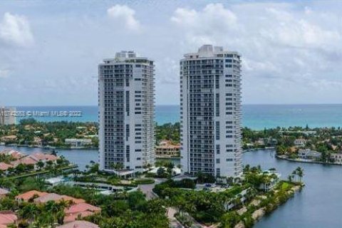 Condo in Aventura, Florida, 5 bedrooms № 2060189 - photo 28