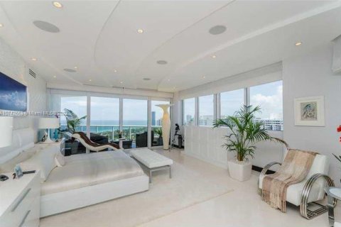 Condo in Aventura, Florida, 5 bedrooms № 2060189 - photo 18
