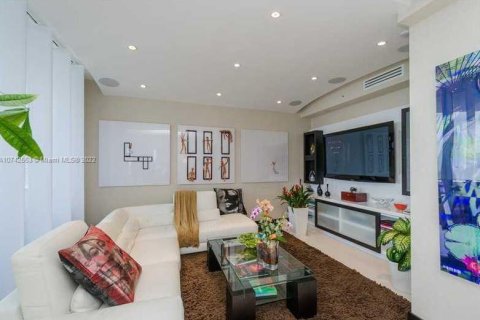 Condo in Aventura, Florida, 5 bedrooms № 2060189 - photo 13