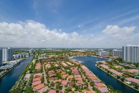 Condo in Aventura, Florida, 5 bedrooms № 2060189 - photo 16