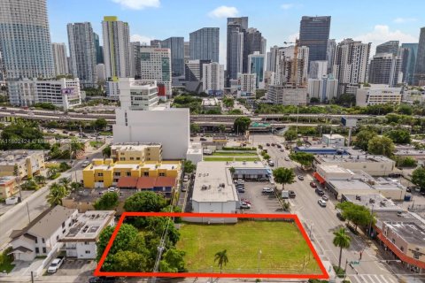 Commercial property in Miami, Florida № 1959692 - photo 8