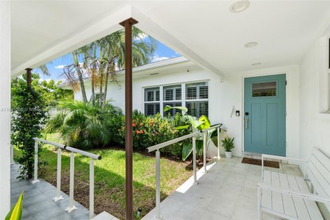 Casa en venta en North Miami, Florida, 2 dormitorios, 173.63 m2 № 1944574 - foto 6