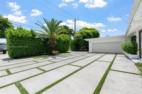 Casa en venta en North Miami, Florida, 2 dormitorios, 173.63 m2 № 1944574 - foto 4