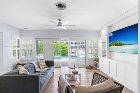 Casa en venta en North Miami, Florida, 2 dormitorios, 173.63 m2 № 1944574 - foto 19