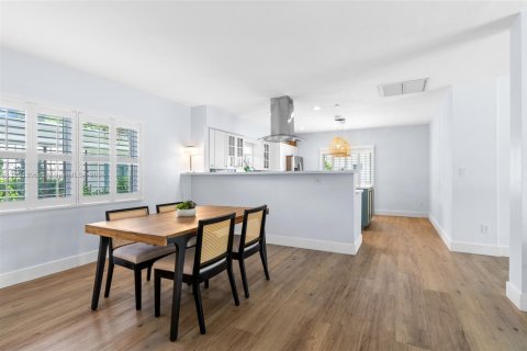 Casa en venta en North Miami, Florida, 2 dormitorios, 173.63 m2 № 1944574 - foto 13