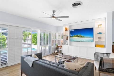 Casa en venta en North Miami, Florida, 2 dormitorios, 173.63 m2 № 1944574 - foto 18