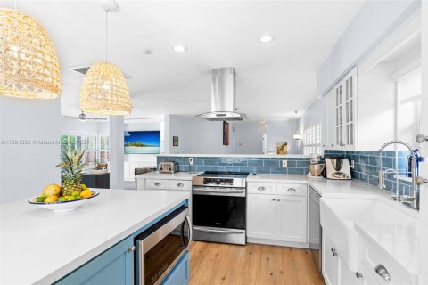 Casa en venta en North Miami, Florida, 2 dormitorios, 173.63 m2 № 1944574 - foto 17